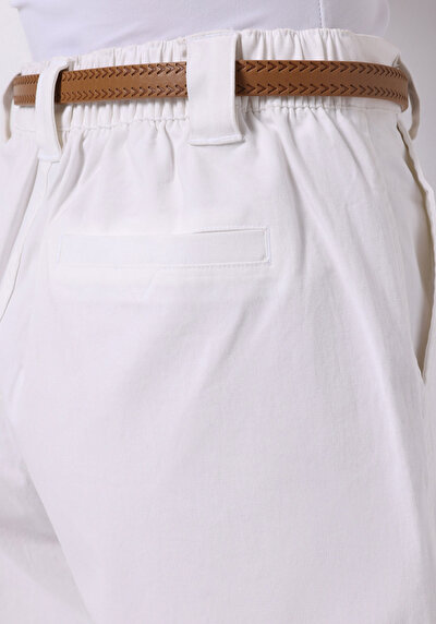 Afficher les détails de Short Blanc Regular Fit Femme