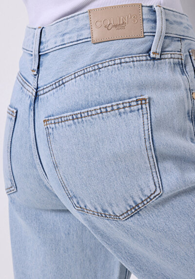 Afficher les détails de 970 Berry Pantalon    En Jean Regular Fit Femme