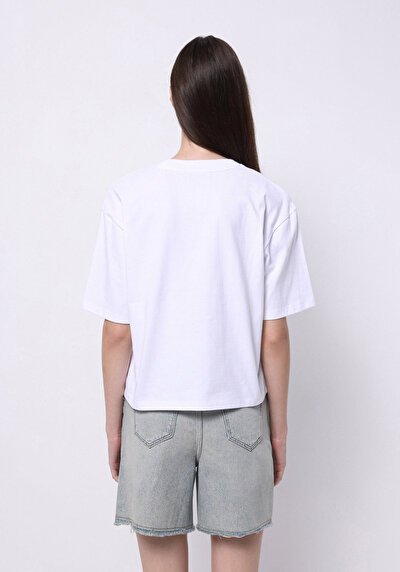 Image de T-shirt À Manches Courtes Blanc Regular Fit Brodé Femme