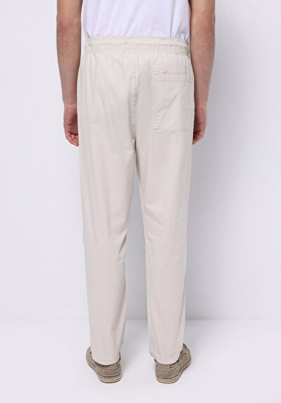 Image de Pantalon Blanc Uzun Medium Rise En Sergé Comfort Fit Homme