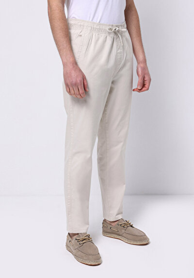 Image de Pantalon Blanc Uzun Medium Rise En Sergé Comfort Fit Homme