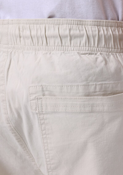 Afficher les détails de Pantalon Blanc Uzun Medium Rise En Sergé Comfort Fit Homme
