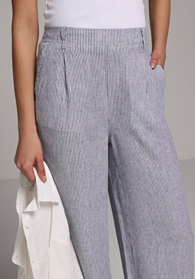 Image de Pantalon Bleu Wide Leg Low Rise En Uni Regular Fit Femme