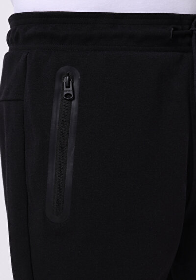 Afficher les détails de Short Noir Regular Fit Homme