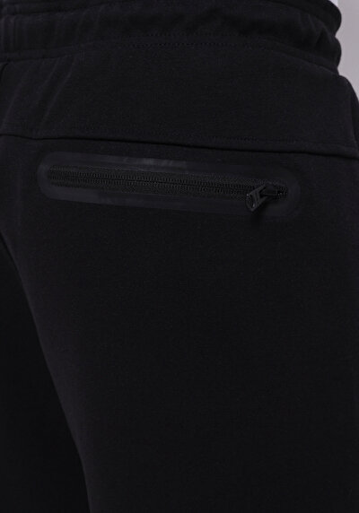 Afficher les détails de Short Noir Regular Fit Homme