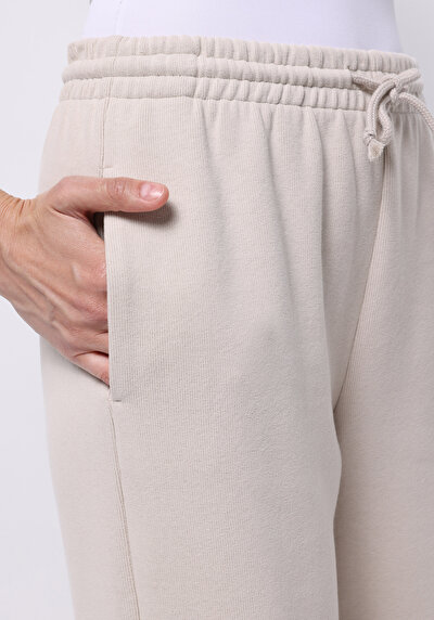 Afficher les détails de Pantalon De Survêtement Beige Regular Fit Femme