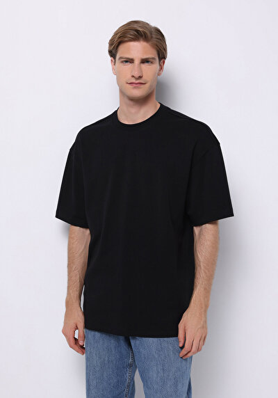 Image de T-shirt À Manches Courtes Noir Oversize Fit Droit Homme