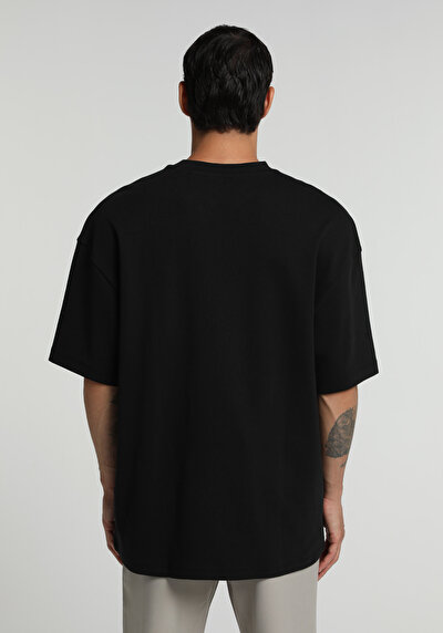 Image de T-shirt À Manches Courtes Noir Oversize Fit Droit Homme