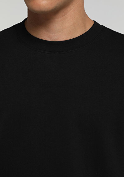 Image de T-shirt À Manches Courtes Noir Oversize Fit Droit Homme