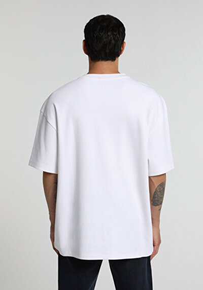 Image de T-shirt À Manches Courtes Blanc Oversize Fit Droit Homme