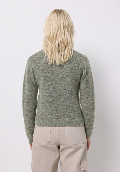 Afficher les détails de Pull Vert Slim Fit Manches Longues  Femme