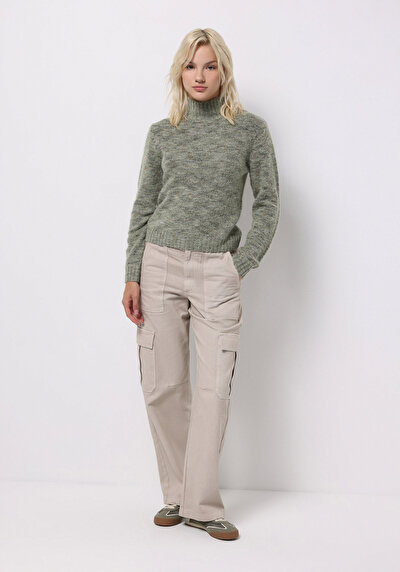 Afficher les détails de Pull Vert Slim Fit Manches Longues  Femme