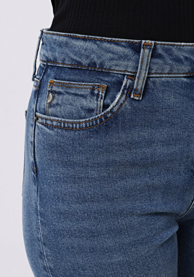 Image de 792 Mila Pantalon  Slim Straight Leg Medium Rise En Jean Regular Fit Femme