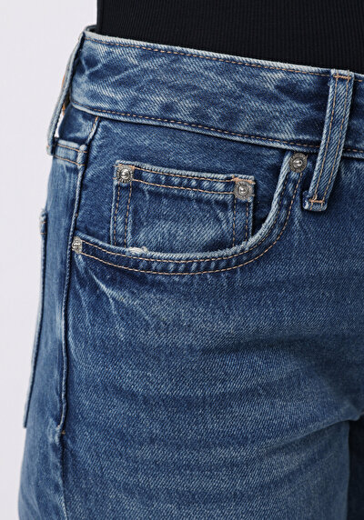 Afficher les détails de 880 Elisa Pantalon    En Jean Straight Fit Femme
