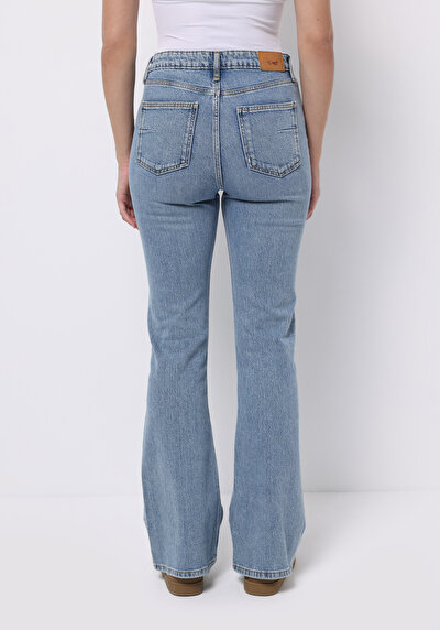 Image de 791 Monica Pantalon En Jean Regular Fit Femme