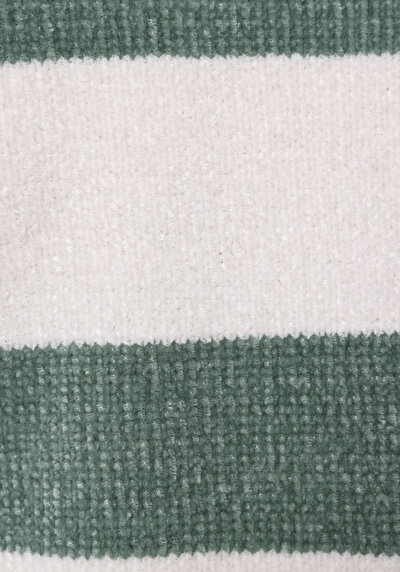 Afficher les détails de Pull Vert Regular Fit Manches Longues  Femme