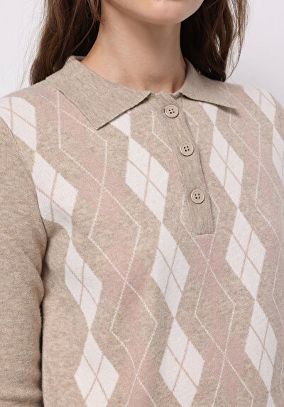 Afficher les détails de Pull Beige Regular Fit Manches Longues  Femme