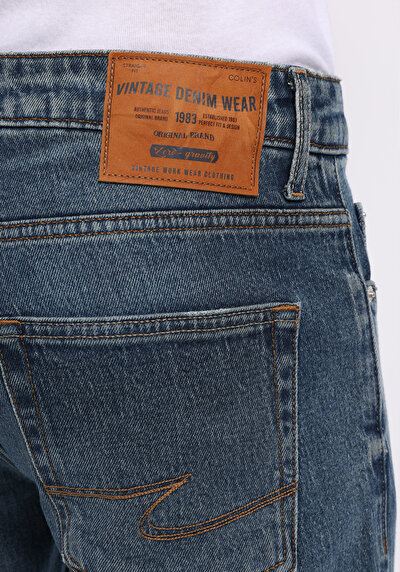 Afficher les détails de 044 Karl Pantalon    En Jean Straight Fit Homme