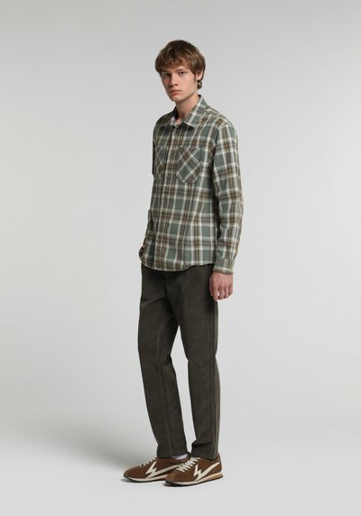 Image de Chemise À Manches Longues Vert Relaxed Fit Plaid Flanelle Homme