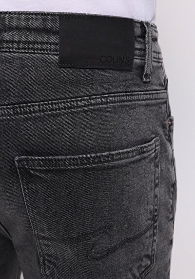 Afficher les détails de 046 Marco Pantalon    En Jean Loose Straight Fit Homme