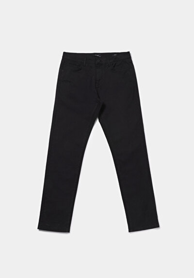 Afficher les détails de Pantalon Noir Straight Leg Low Rise En Chino Straight Fit Homme