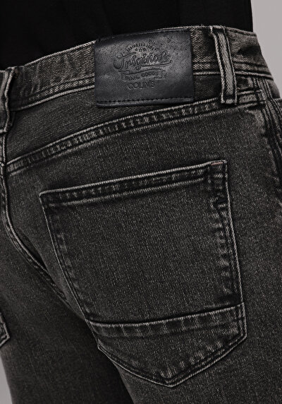 Afficher les détails de 054 Neil Pantalon    En Jean Loose Tapered Fit Homme