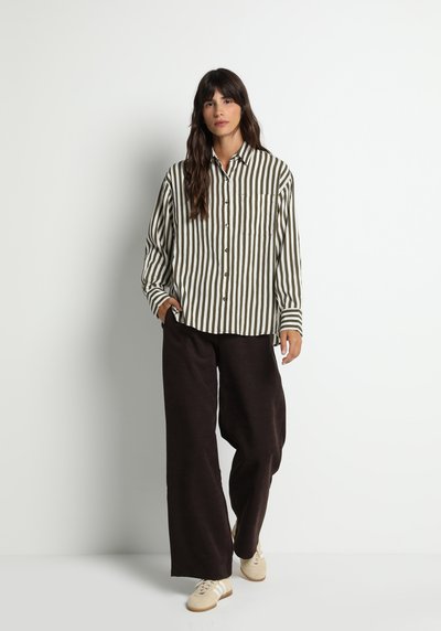 Image de Pantalon Marron Wide Leg High Rise En Ratière Regular Fit Femme