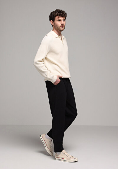Image de Pantalon Noir Straight Leg Medium Rise En Verrouillage Regular Fit Homme