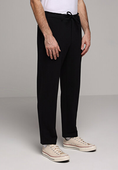 Image de Pantalon Noir Straight Leg Medium Rise En Verrouillage Regular Fit Homme