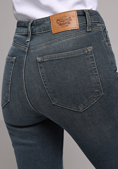 Afficher les détails de 792 Mila Pantalon    En Jean Regular Fit Femme