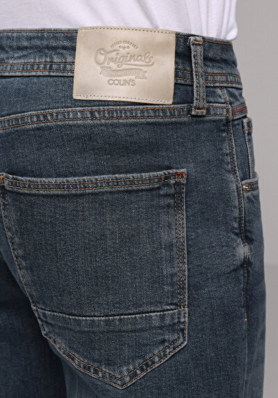 Afficher les détails de 044 Karl Pantalon    En Jean Straight Fit Homme