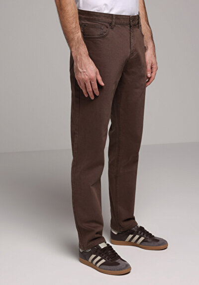 Image de Pantalon Marron Straight Leg Medium Rise En Sergé Regular Fit Homme