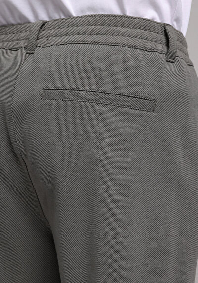 Afficher les détails de Pantalon Vert Straight Leg Medium Rise En Verrouillage Regular Fit Homme