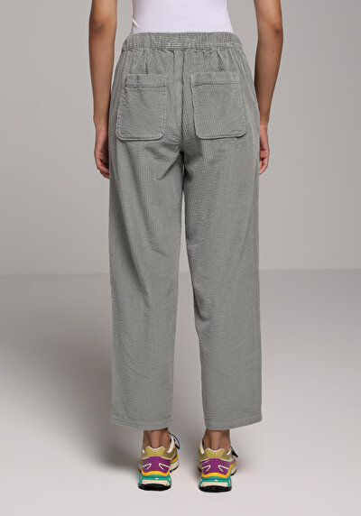 Image de Pantalon Vert Düz Paça Low Rise En Velours Regular Fit Femme