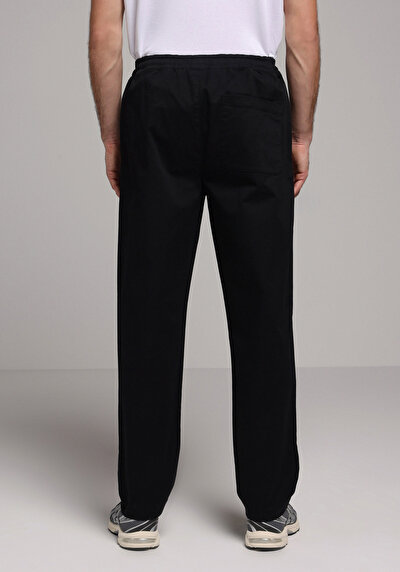 Image de Pantalon Noir Straight Leg Medium Rise En Sergé Regular Fit Homme