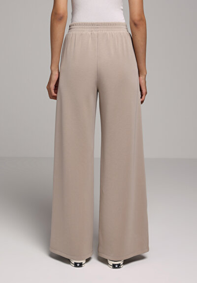 Afficher les détails de Pantalon De Survêtement Beige Regular Fit Femme