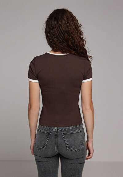 Image de T-shirt À Manches Courtes Marron Slim Fit Imprimé Femme