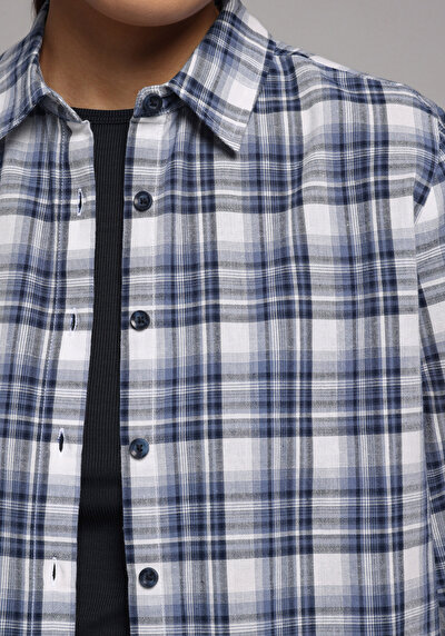 Afficher les détails de Chemise À Manches Longues Marine Regular Fit Carré Uni Femme