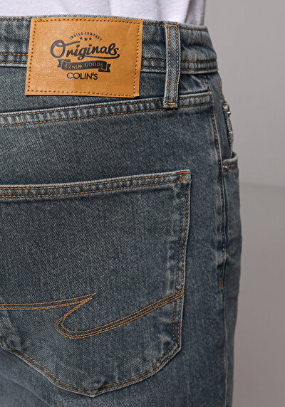 Afficher les détails de 044 Karl Pantalon    En Jean Straight Fit Homme