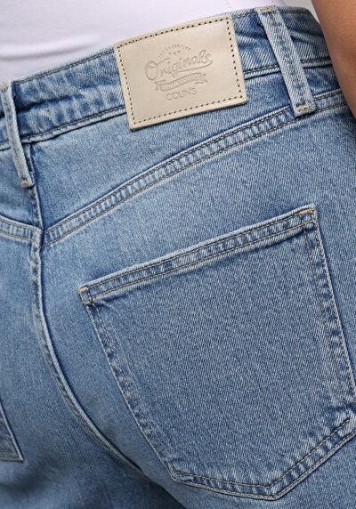 Afficher les détails de 970 Berry Pantalon    En Jean Regular Fit Femme