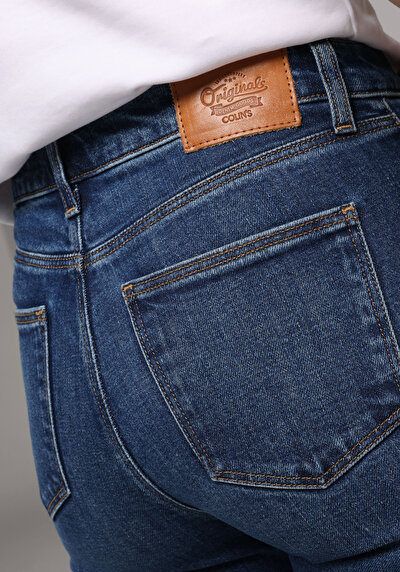 Afficher les détails de 792 Mila Pantalon    En Jean Regular Fit Femme