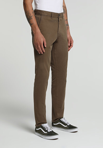 Image de Pantalon Marron Straight Leg Medium Rise En Gabardine Slim Fit Homme