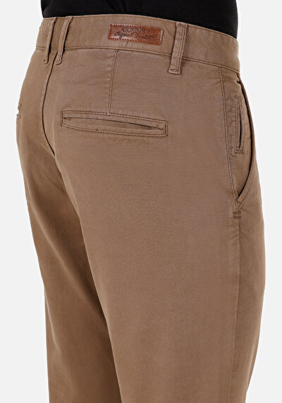 Afficher les détails de Pantalon Marron Straight Leg Medium Rise En Gabardine Slim Fit Homme