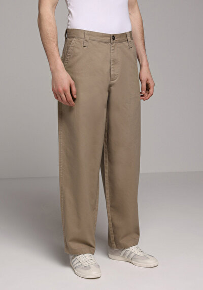 Image de Pantalon Beige Crop Wide Leg Medium Rise En Sergé Relaxed Fit Homme