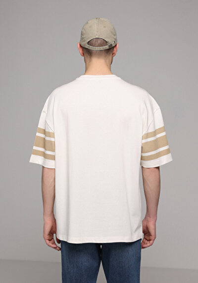 Image de T-shirt À Manches Courtes Ecru Oversize Fit Droit Homme