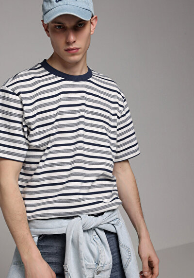 Image de T-shirt À Manches Courtes Marine Comfort Fit Rayé Homme