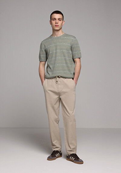 Image de Pantalon Beige Straight Leg Medium Rise En Sergé Regular Fit Homme