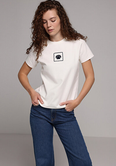 Image de T-shirt À Manches Courtes Blanc Regular Fit Brodé Femme