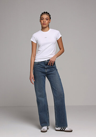 Image de T-shirt À Manches Courtes Blanc Slim Fit Imprimé Femme