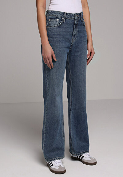 Image de 900 Laris Pantalon En Jean Straight Fit Femme